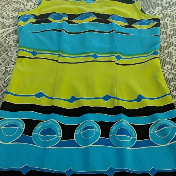 Bright and funky just below the knee dress. - Picture 2 of 3
